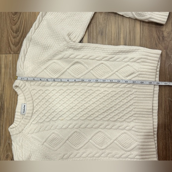 Aritzia Sunday Best Lima Cable Knit Sweater Heather Light Oatmeal Sz Medium - Picture 9 of 15